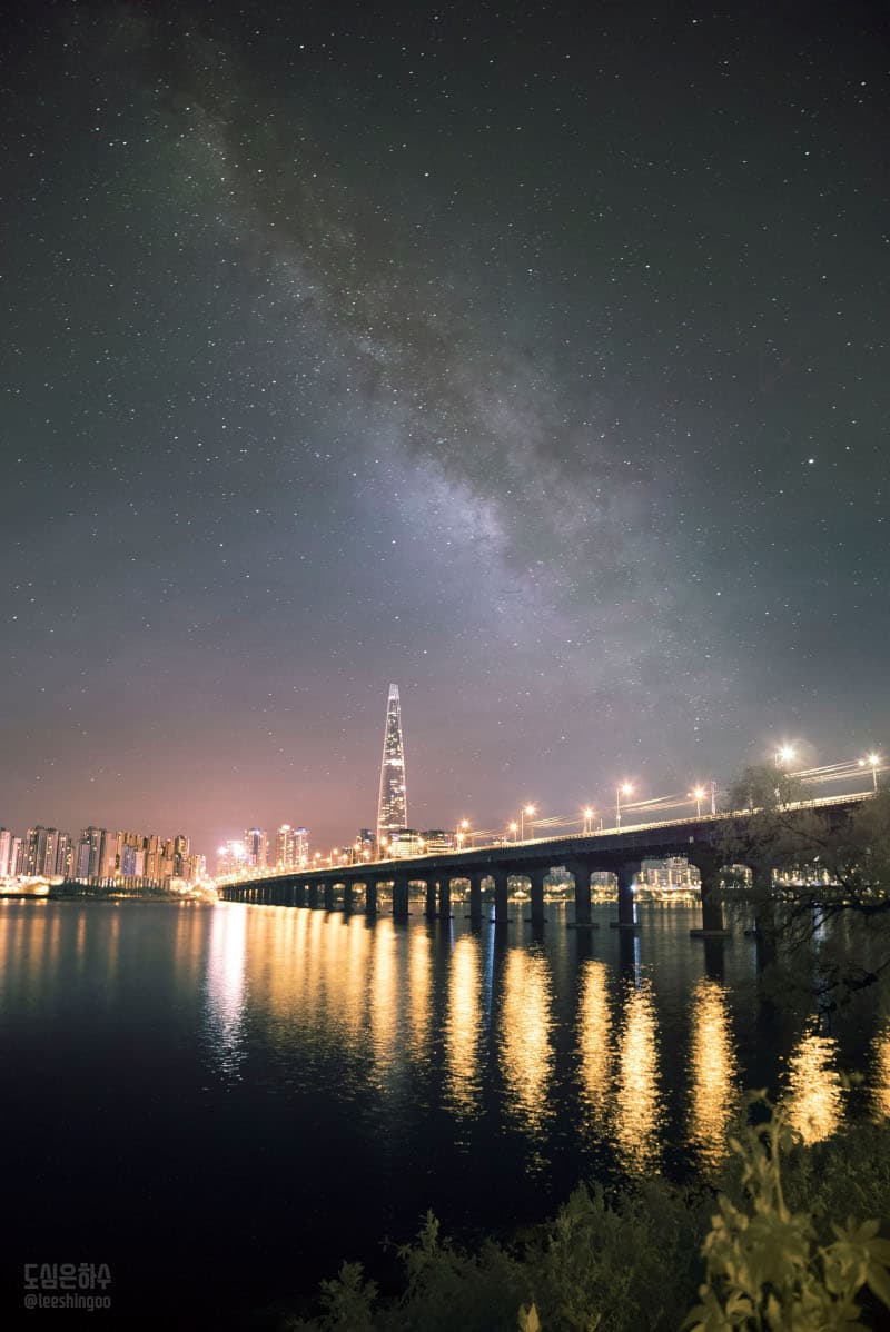 Milky Way Urban Style | © · Shingoo Lee