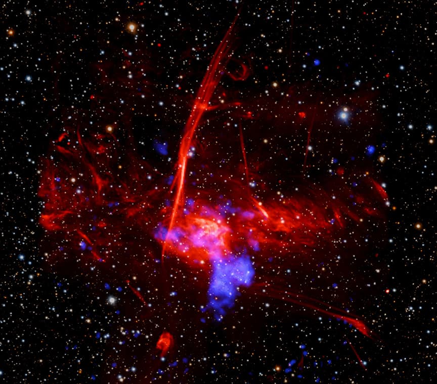 Possible Supernova Remnant in Galactic Center | © · X-ray: NASA/CXC/UCLA/Z. Zhu et al.; ESA/XMM-Newton; Optical: PanSTARRS; Radio: MeerKAT; Image Processing: NASA/CXC/SAO/L. Frattare and P. Edmonds
 Text: 
Cecilia Chirenti 
(NASA
GSFC, 
UMCP, 
CRESST II)