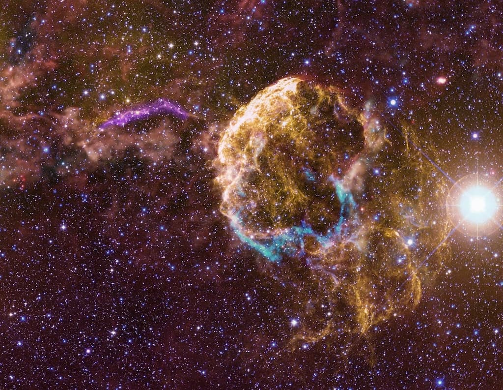 Sibling Supernova Remnants | © · undefined